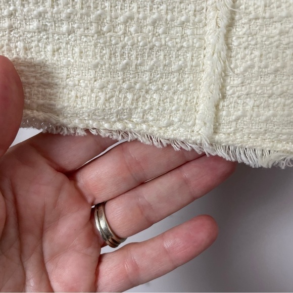 White House Black Market Blazer – Cream, Fringed Hem, Snap Closure – Size 10 - Picture 3 of 9